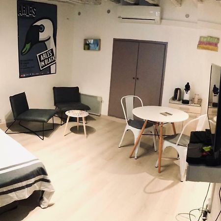 Studio Typique Et Cosy Climatise. Arles Dış mekan fotoğraf